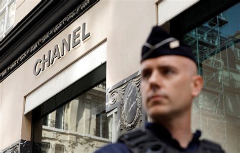 chanel store robbed paris|armed robbery in Paris.